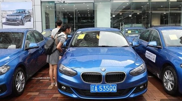 董宇辉向CEO学习管理理念